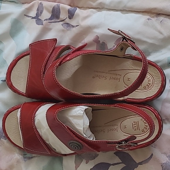 Josef Seibel Shoes - NWOT Josef Seibel Red Airped Plus Sandals